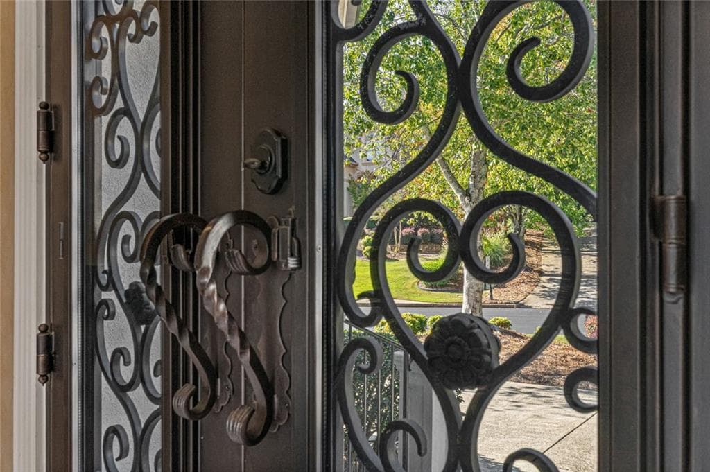 6 bedroom, 6 bathroom, 8,173 sq ft single family residence for sale at 401 Black Diamond Court, Johns Creek, GA 30097 — photo 4