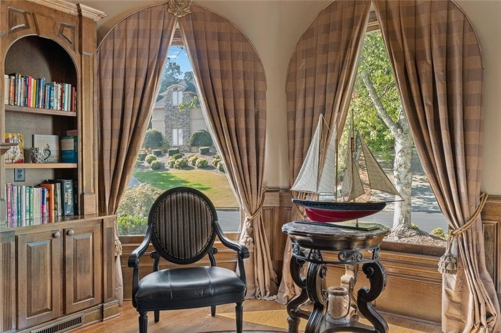 6 bedroom, 6 bathroom, 8,173 sq ft single family residence for sale at 401 Black Diamond Court, Johns Creek, GA 30097 — photo 7