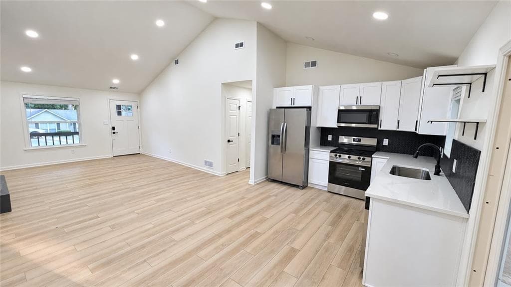 duplex for sale at 2112 Valley Oaks Drive, Smyrna, GA 30080 — photo 5