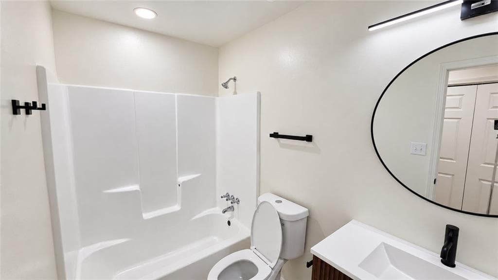 duplex for sale at 2112 Valley Oaks Drive, Smyrna, GA 30080 — photo 9
