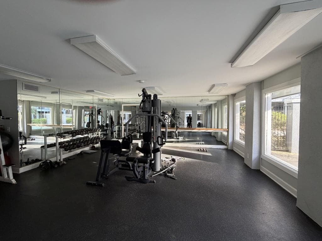 1 bedroom, 1 bathroom, 629 sq ft condominium for sale at 418 Granville Court, Atlanta, GA 30328 — photo 9