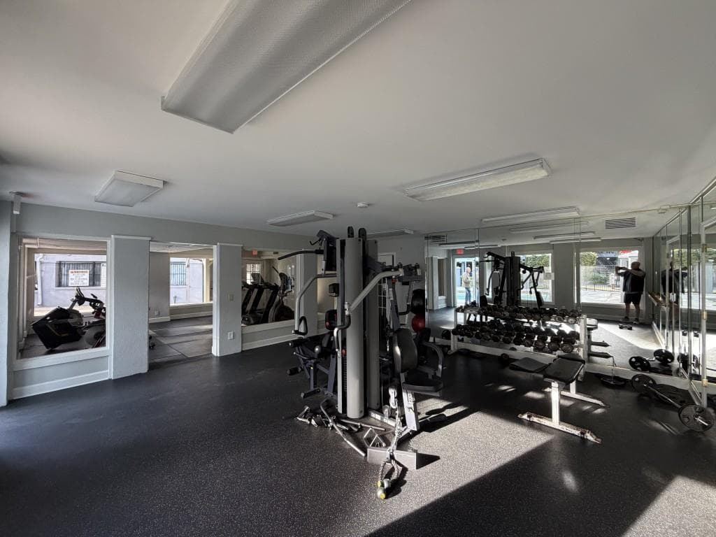 1 bedroom, 1 bathroom, 629 sq ft condominium for sale at 418 Granville Court, Atlanta, GA 30328 — photo 10