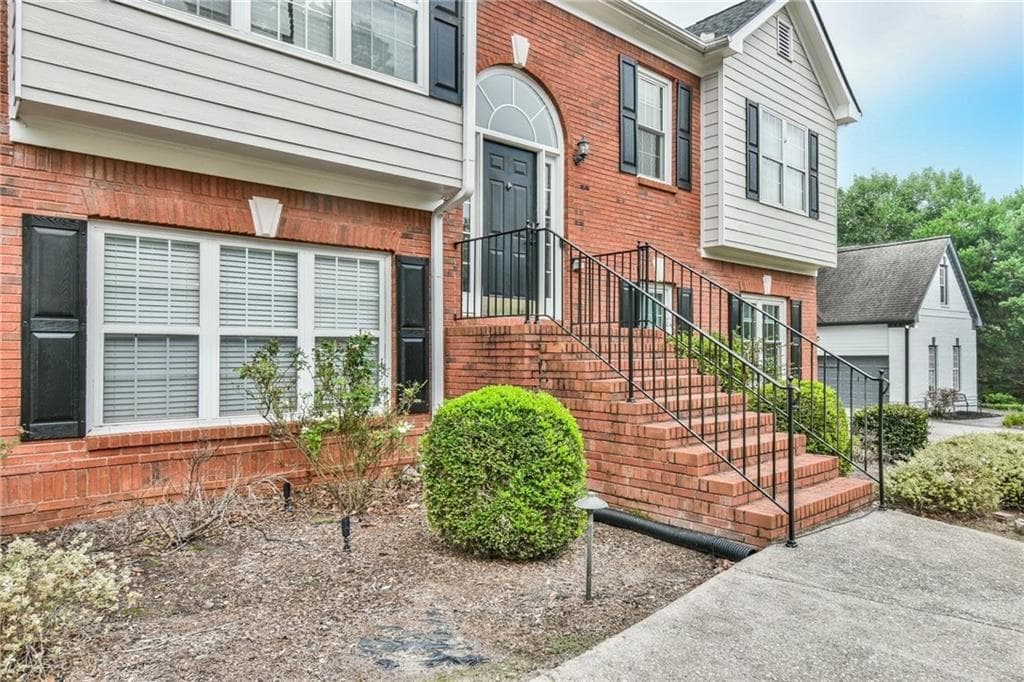 4 bedroom, 3 bathroom, 2,772 sq ft single family residence for sale at 3653 Elinburg Cove Trail, Buford, GA 30519 — photo 3