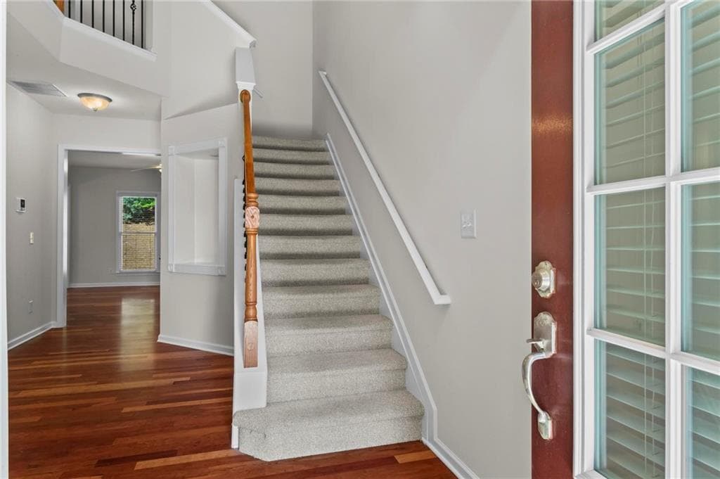 3 bedroom, 3 bathroom, 1,746 sq ft townhouse for sale at 1340 Winshire Cove, Alpharetta, GA 30004 — photo 4