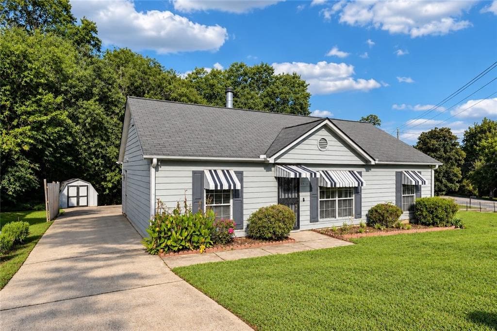 3 bedroom, 2 bathroom, 1,118 sq ft single family residence for sale at 2373 Semmes Street, Atlanta, GA 30344 — photo 2