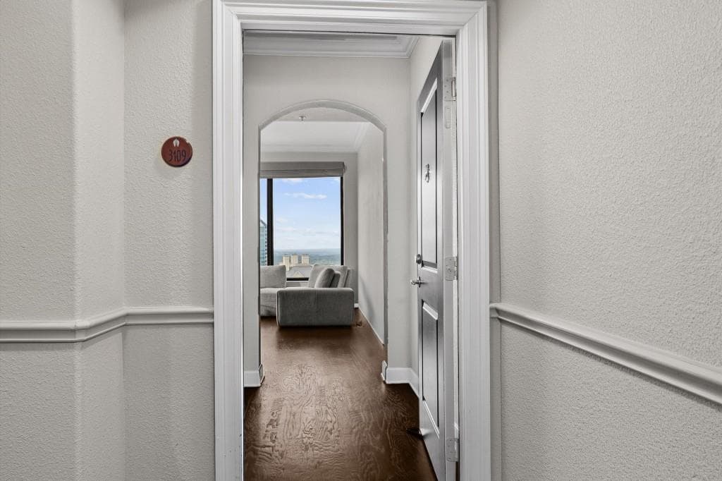 1 bedroom, 1 bathroom, 972 sq ft condominium for sale at 3445 Stratford Road 3109, Atlanta, GA 30326 — photo 3