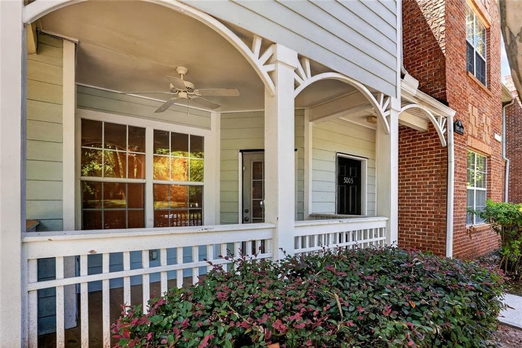 2 bedroom, 2 bathroom, 1,114 sq ft condominium for sale at 245 Amal Drive 5005, Atlanta, GA 30315 — photo 2