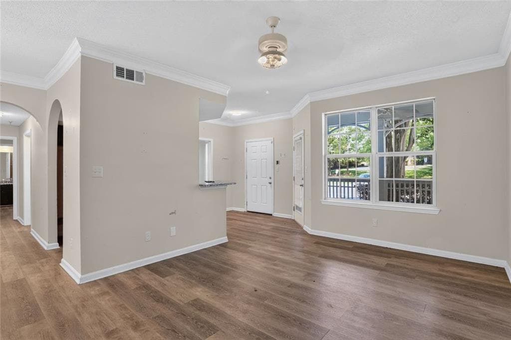2 bedroom, 2 bathroom, 1,114 sq ft condominium for sale at 245 Amal Drive 5005, Atlanta, GA 30315 — photo 3