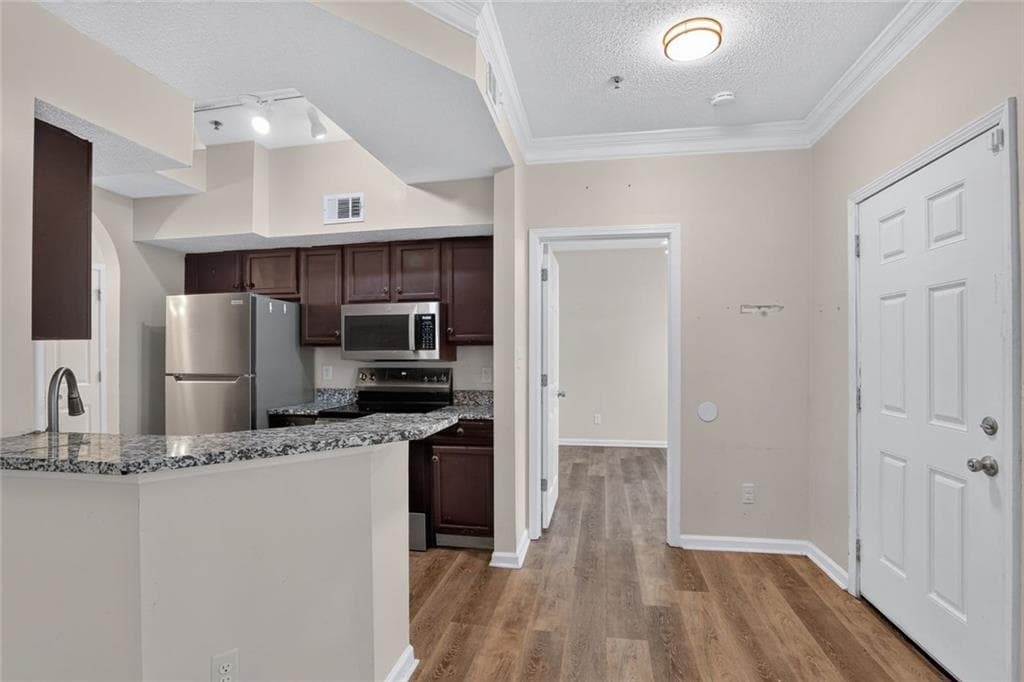 2 bedroom, 2 bathroom, 1,114 sq ft condominium for sale at 245 Amal Drive 5005, Atlanta, GA 30315 — photo 9