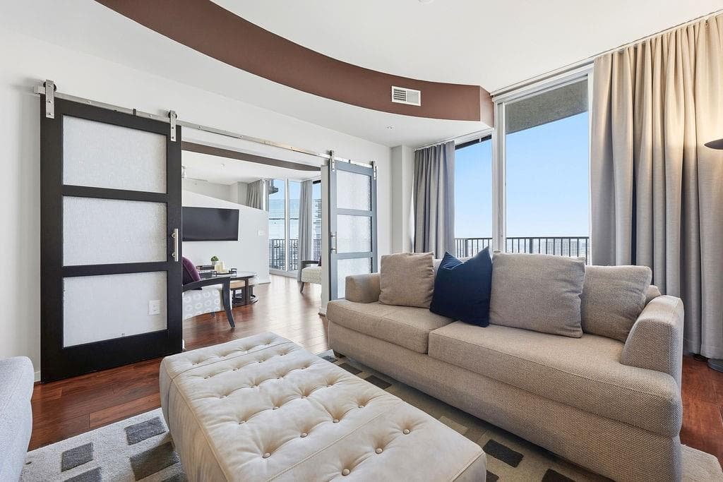 3 bedroom, 3 bathroom, 1,929 sq ft condominium for sale at 400 W Peachtree Street 2801-2, Atlanta, GA 30308 — photo 7