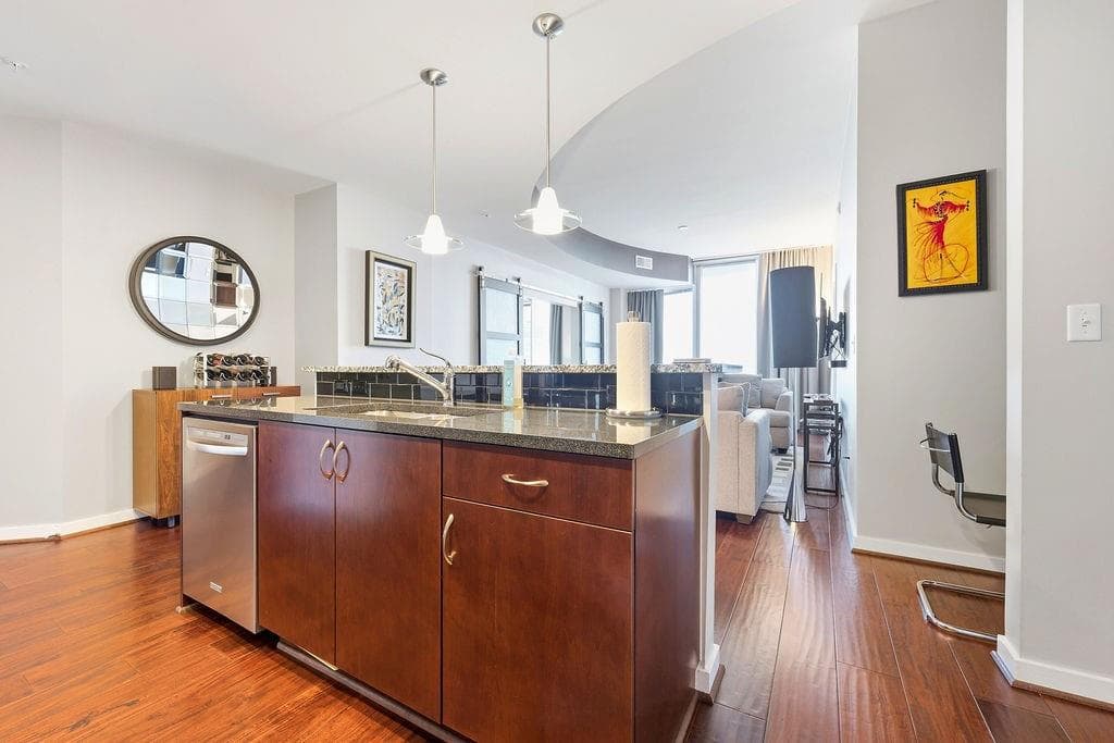 3 bedroom, 3 bathroom, 1,929 sq ft condominium for sale at 400 W Peachtree Street 2801-2, Atlanta, GA 30308 — photo 8