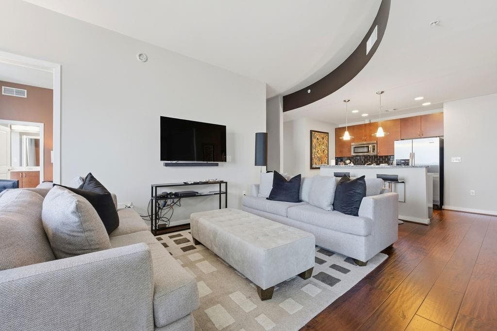 3 bedroom, 3 bathroom, 1,929 sq ft condominium for sale at 400 W Peachtree Street 2801-2, Atlanta, GA 30308 — photo 10
