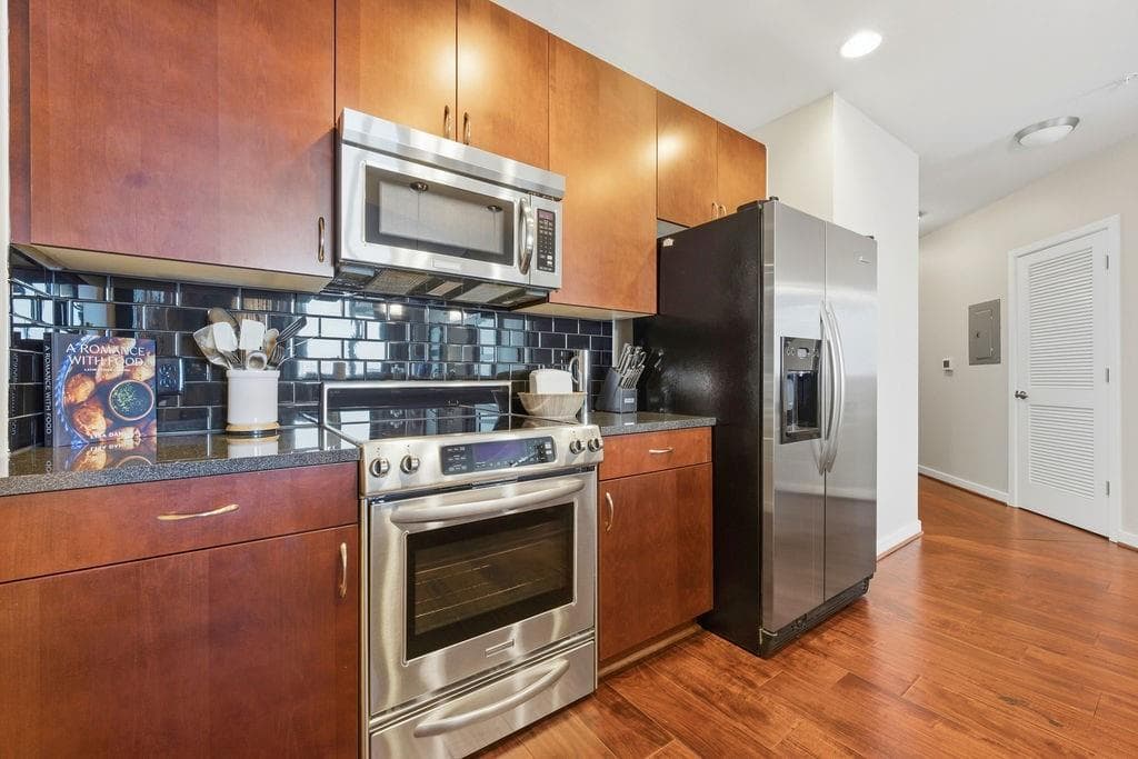 3 bedroom, 3 bathroom, 1,929 sq ft condominium for sale at 400 W Peachtree Street 2801-2, Atlanta, GA 30308 — photo 9