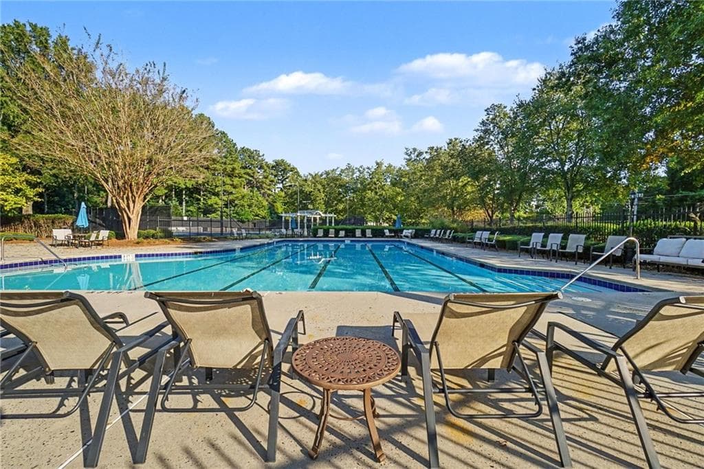 6 bedroom, 6 bathroom, 3,897 sq ft single family residence for sale at 755 Bethany Green Court, Milton, GA 30004 — photo 4