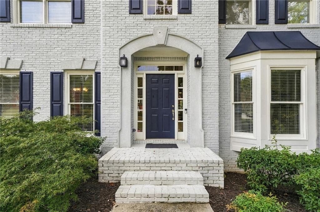 5 bedroom, 5 bathroom, 2,986 sq ft single family residence for sale at 625 Briars Bend, Alpharetta, GA 30004 — photo 2