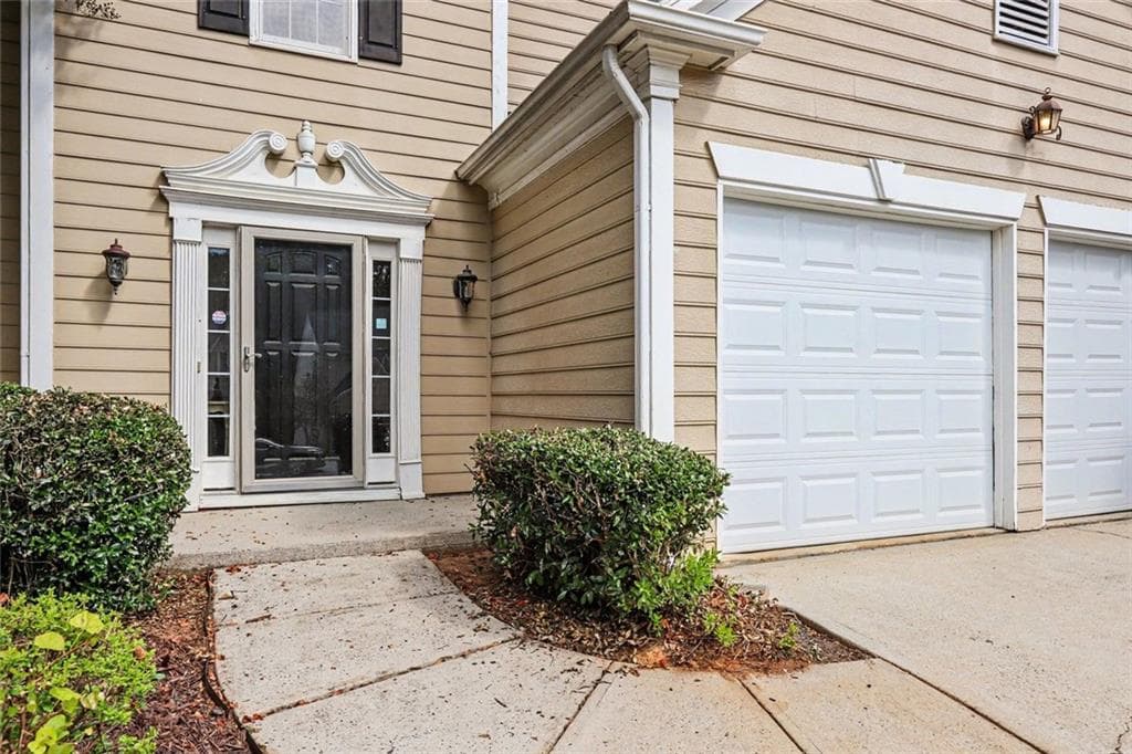 3 bedroom, 3 bathroom, 2,100 sq ft single family residence for sale at 3725 Longlake Drive, Duluth, GA 30097 — photo 6