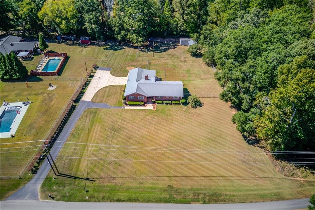 4 bedroom, 2 bathroom, 1,904 sq ft single family residence for sale at 67 Elder Drive, Jefferson, GA 30549 — photo 3