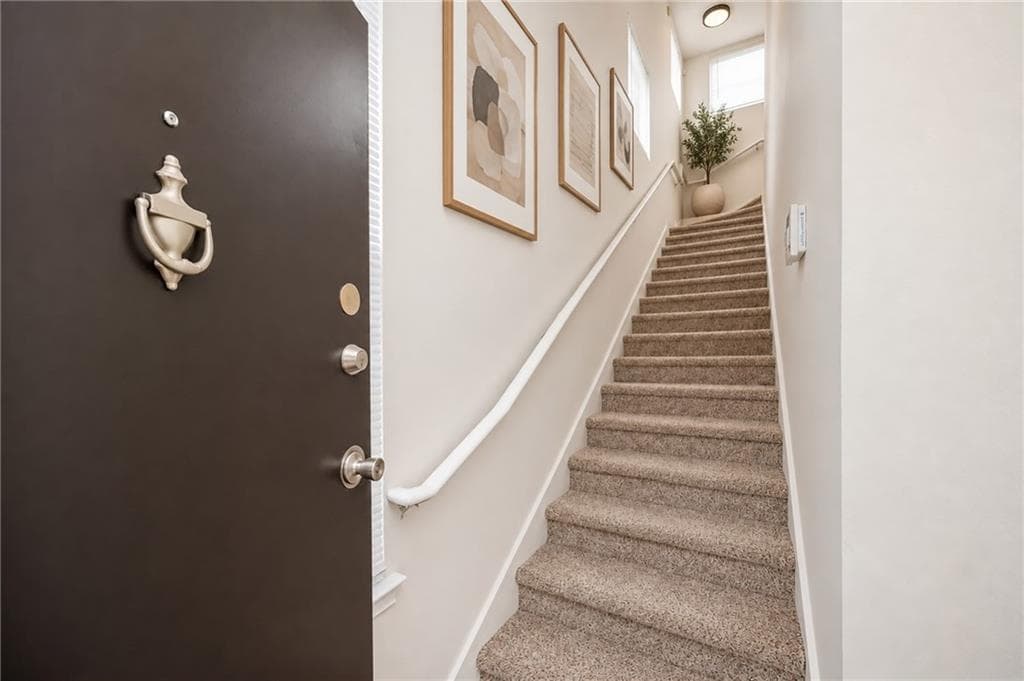 2 bedroom, 3 bathroom, 1,534 sq ft condominium for sale at 898 Oak Street 2006, Atlanta, GA 30310 — photo 2