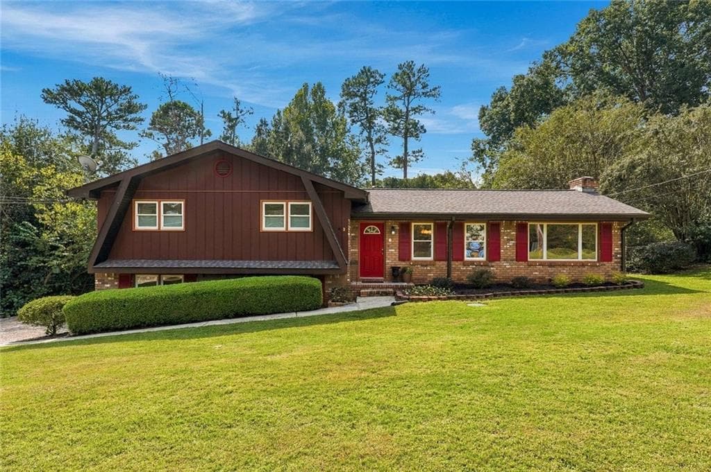 3 bedroom, 2 bathroom, 1,632 sq ft single family residence for sale at 610 Evergreen Drive, Woodstock, GA 30188