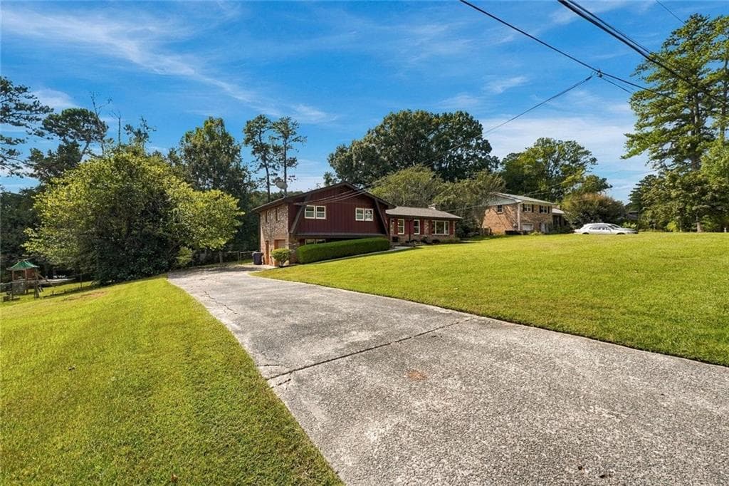 3 bedroom, 2 bathroom, 1,632 sq ft single family residence for sale at 610 Evergreen Drive, Woodstock, GA 30188 — photo 4