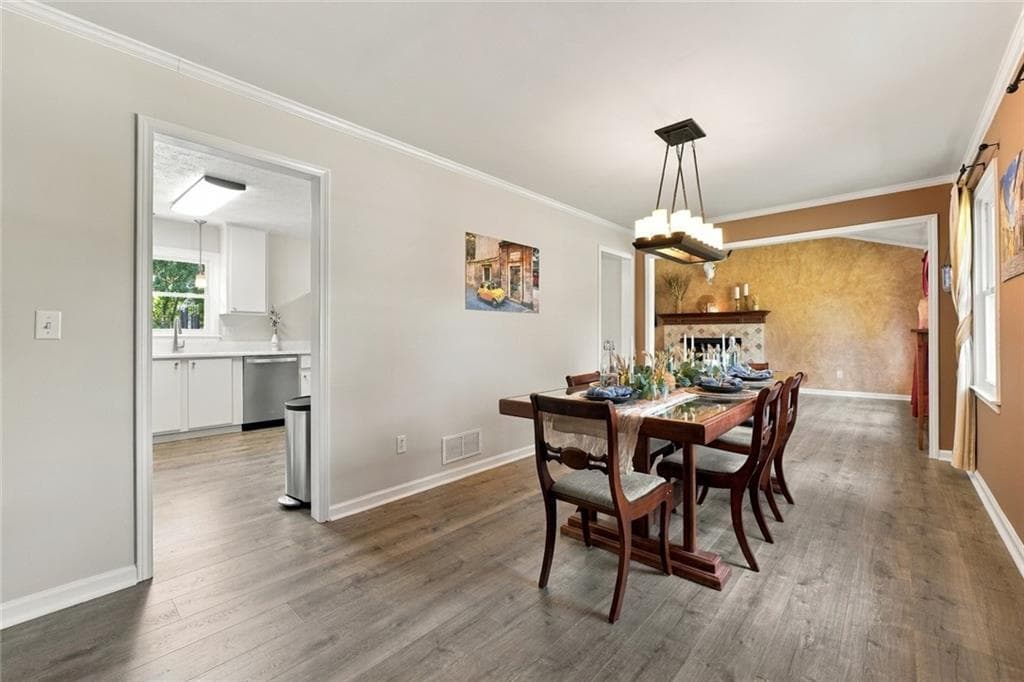 3 bedroom, 2 bathroom, 1,632 sq ft single family residence for sale at 610 Evergreen Drive, Woodstock, GA 30188 — photo 7