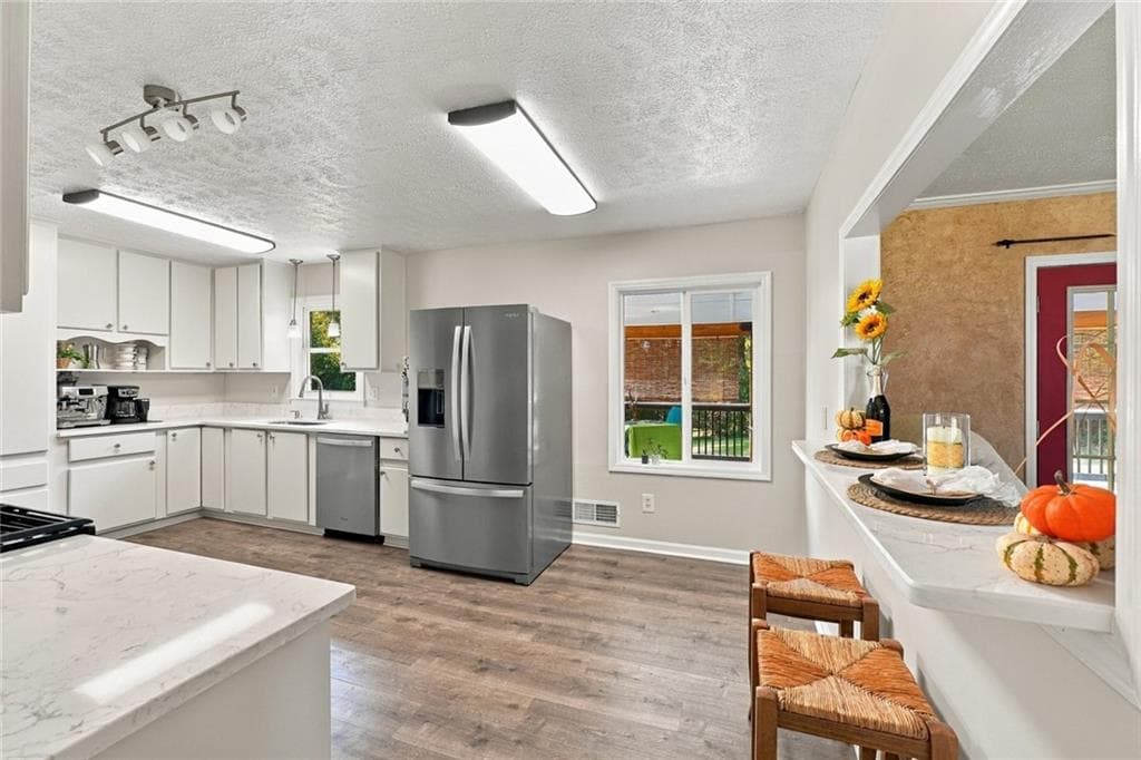 3 bedroom, 2 bathroom, 1,632 sq ft single family residence for sale at 610 Evergreen Drive, Woodstock, GA 30188 — photo 10