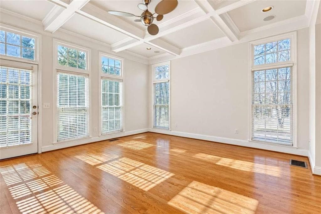 3 bedroom, 4 bathroom, 2,320 sq ft townhouse for sale at 5250 Kershaw Court, Atlanta, GA 30339 — photo 4