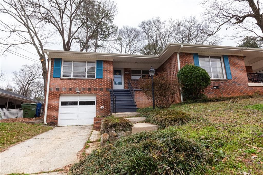 2 bedroom, 1 bathroom, 2,110 sq ft duplex for rent at 1975 Kilburn Drive, Atlanta, GA 30324 for $2,150 a month — photo 3