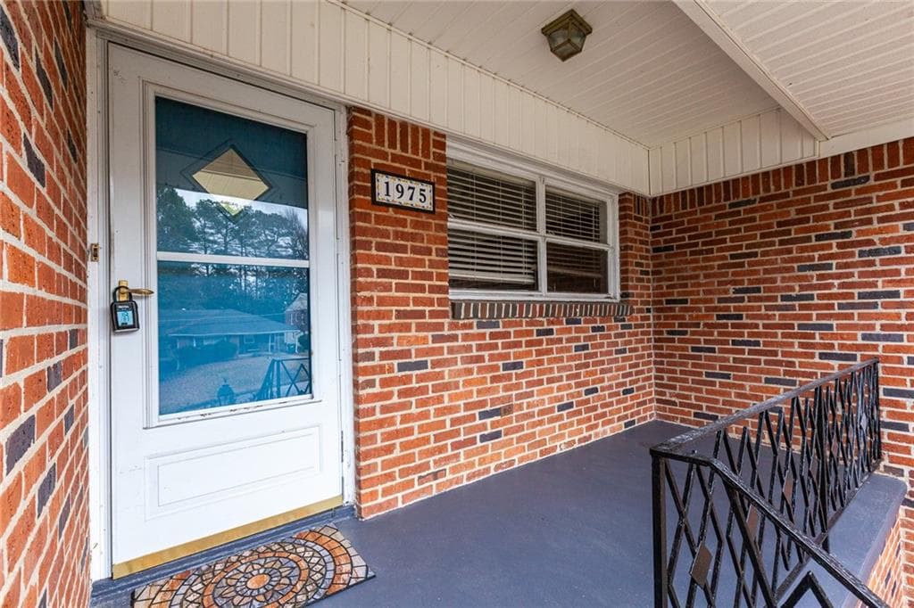 2 bedroom, 1 bathroom, 2,110 sq ft duplex for rent at 1975 Kilburn Drive, Atlanta, GA 30324 for $2,150 a month — photo 4