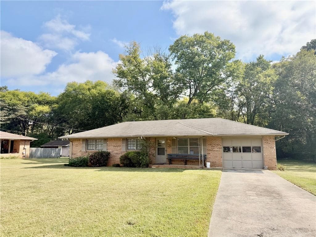 3 bedroom, 2 bathroom, 1,150 sq ft home for sale at 121 Dogwood Drive, Cartersville, GA