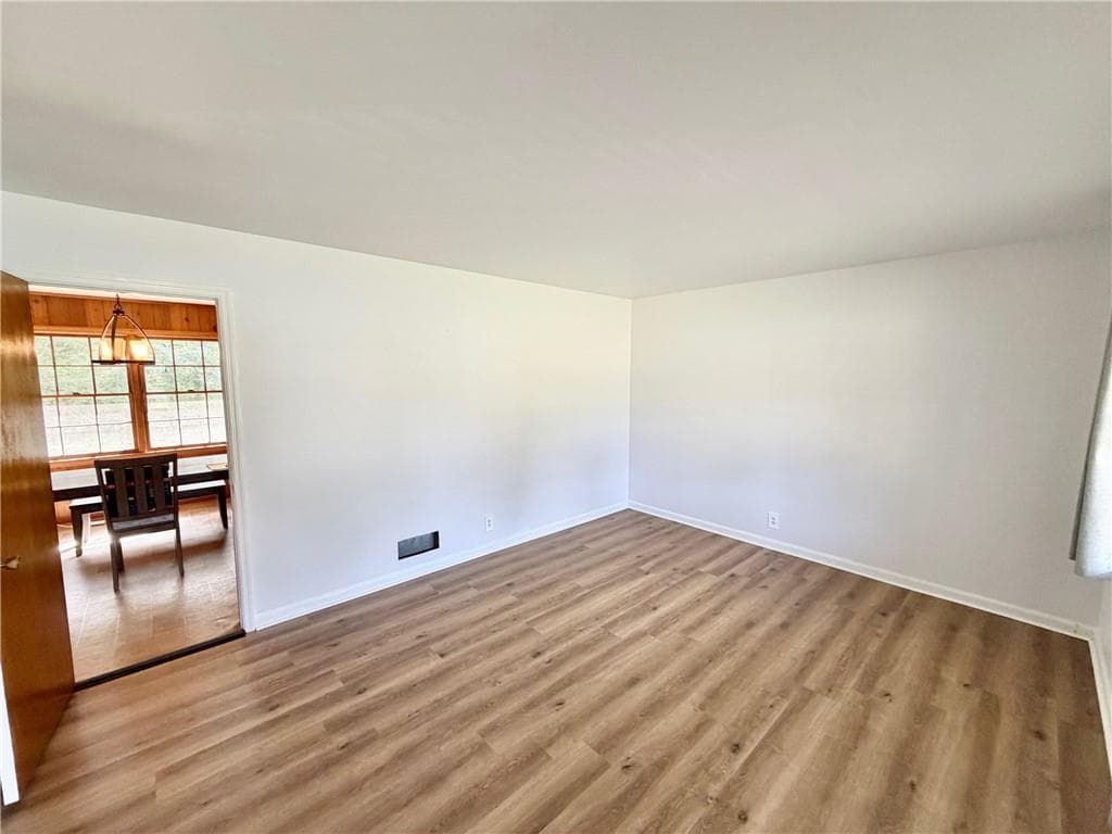 3 bedroom, 2 bathroom, 1,150 sq ft single family residence for sale at 121 Dogwood Drive, Cartersville, GA 30120 — photo 3