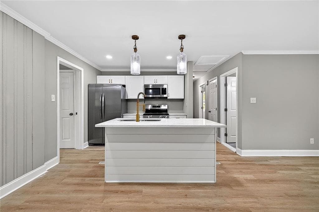 3 bedroom, 3 bathroom, 1,261 sq ft single family residence for sale at 231 Glenrose Circle, Atlanta, GA 30354 — photo 5