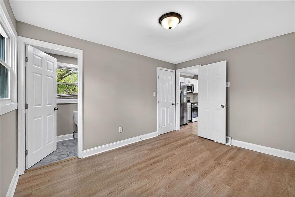 3 bedroom, 3 bathroom, 1,261 sq ft single family residence for sale at 231 Glenrose Circle, Atlanta, GA 30354 — photo 9