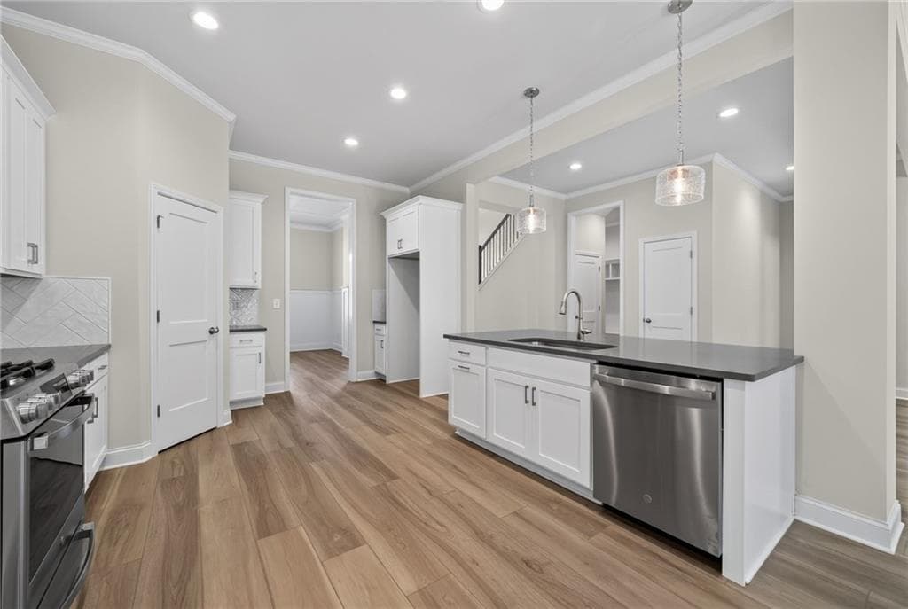 4 bedroom, 4 bathroom, 3,451 sq ft single family residence for sale at 887 Bessie Court, Loganville, GA 30052 — photo 6