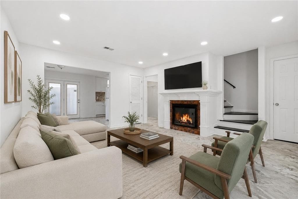 2 bedroom, 3 bathroom, 1,240 sq ft townhouse for sale at 236 Mill Creek, Roswell, GA 30076 — photo 2