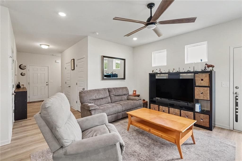 4 bedroom, 3 bathroom, 1,800 sq ft single family residence for sale at 38 Busby Drive, Rome, GA 30161 — photo 8