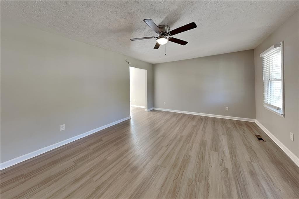 3 bedroom, 2 bathroom, 1,284 sq ft single family residence for rent at 89 Silverthorne Circle, Douglasville, GA 30134 for $1,875 a month — photo 2