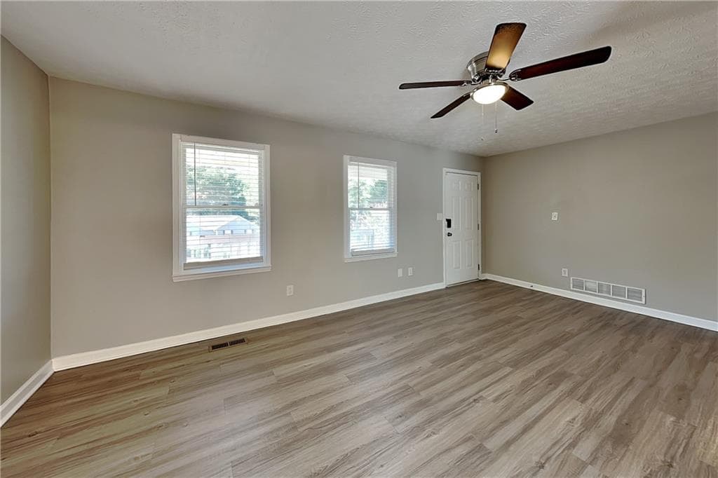 3 bedroom, 2 bathroom, 1,284 sq ft single family residence for rent at 89 Silverthorne Circle, Douglasville, GA 30134 for $1,875 a month — photo 3