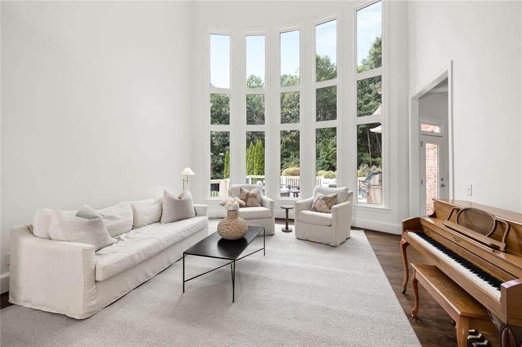 5 bedroom, 6 bathroom, 6,433 sq ft single family residence for sale at 8030 Coventry Pointe, Suwanee, GA 30024 — photo 8