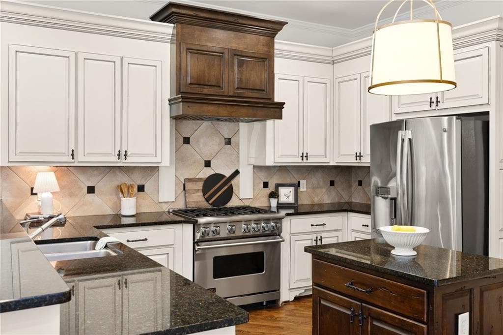 5 bedroom, 6 bathroom, 6,433 sq ft single family residence for sale at 8030 Coventry Pointe, Suwanee, GA 30024 — photo 9