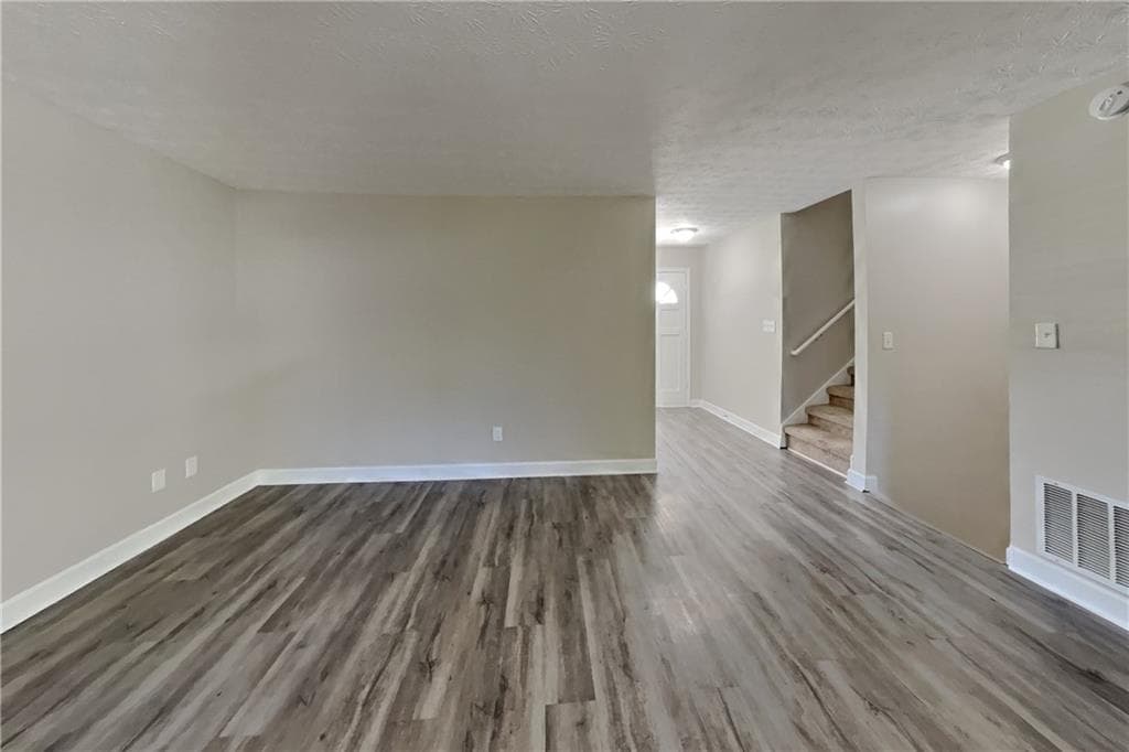 4 bedroom, 3 bathroom, 2,492 sq ft single family residence for rent at 4049 Evelyn Drive, Powder Springs, GA 30127 for $2,240 a month — photo 2