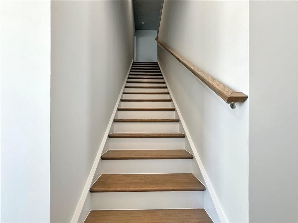 3 bedroom, 3 bathroom, 1,850 sq ft townhouse for rent at 7477 Clover Lane, Flowery Branch, GA 30542 for $2,250 a month — photo 10