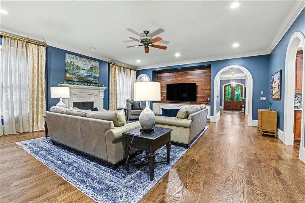 6 bedroom, 8 bathroom, 6,251 sq ft single family residence for rent at 3901 N Stratford Road, Atlanta, GA 30342 for $13,500 a month — photo 5