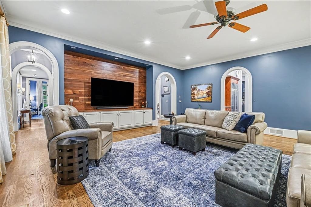 6 bedroom, 8 bathroom, 6,251 sq ft single family residence for rent at 3901 N Stratford Road, Atlanta, GA 30342 for $13,500 a month — photo 6
