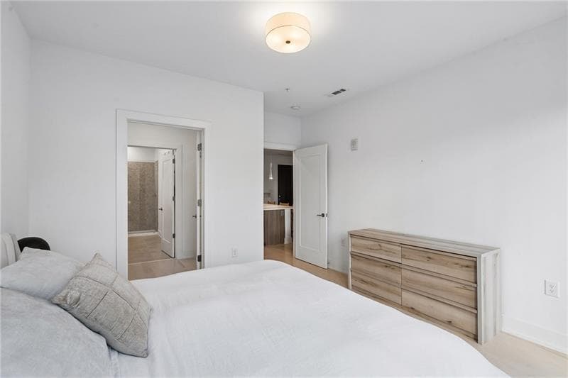 2 bedroom, 2 bathroom, 1,282 sq ft condominium for rent at 775 Juniper Street 319, Atlanta, GA 30308 for $4,000 a month — photo 9
