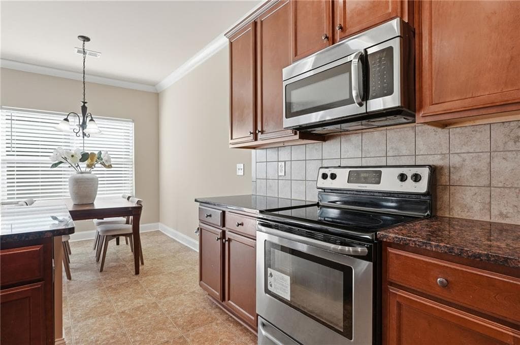 3 bedroom, 3 bathroom, 1,840 sq ft single family residence for sale at 1422 Stone Ridge Court, Hampton, GA 30228 — photo 10