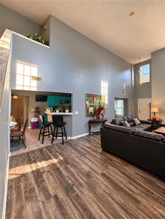 3 bedroom, 3 bathroom, 1,804 sq ft single family residence for sale at 435 Burdett Ridge Court, South Fulton, GA 30349 — photo 2