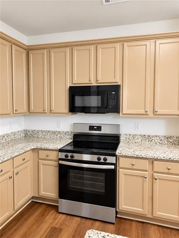 3 bedroom, 3 bathroom, 1,613 sq ft townhouse for rent at 7632 Rutgers Circle, Fairburn, GA 30213 for $2,000 a month — photo 6
