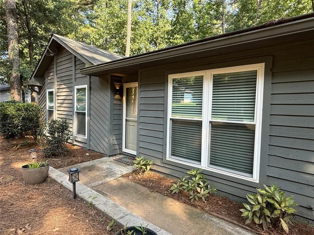 3 bedroom, 2 bathroom, 1,436 sq ft single family residence for sale at 1420 Indian Way, Lilburn, GA 30047 — photo 3