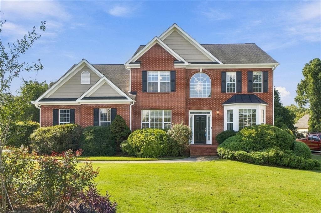 5 bedroom, 3 bathroom, 2,693 sq ft single family residence for sale at 775 Abercorn Drive, Atlanta, GA 30331 — photo 2